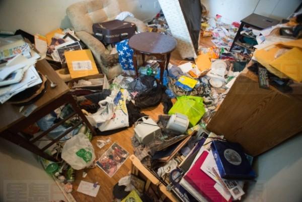 bedroom-at-simon-andrew-s-home