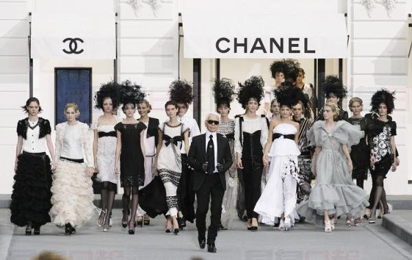 Karl-Lagerfeld-a-love-story-with-Chanel2