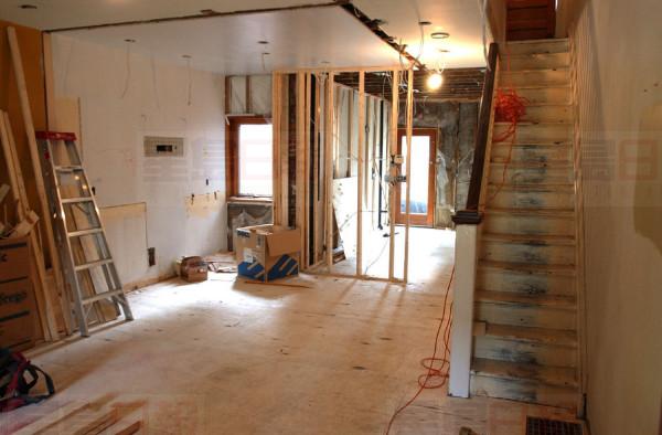 Mallon_Reno_08_kf_8/4/03_Phototrak082563 During the reno. ken faught toronto star digital image