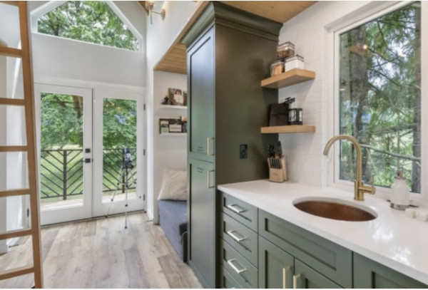 Debbie - Treehouse 2