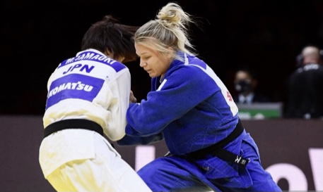 69FAE4EA-17CB-4F07-9C9F-850DE0C97A76