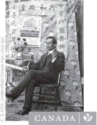 華人攝影師周東海的作品被本國製作成紀念郵票。網上圖片