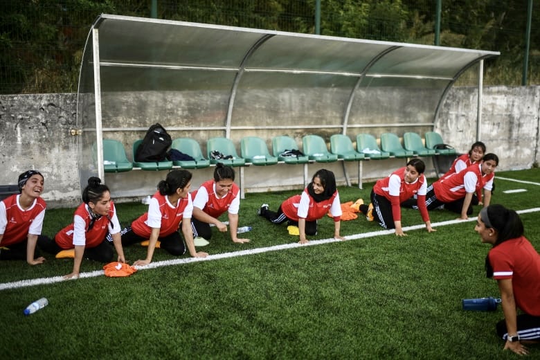 5BF9BEED-FA9E-43F9-B5A7-1F0DF88AD320