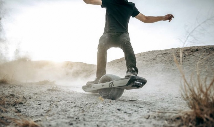 A6C5FB9E-76D7-45E9-ACD1-994CBE4ECE33