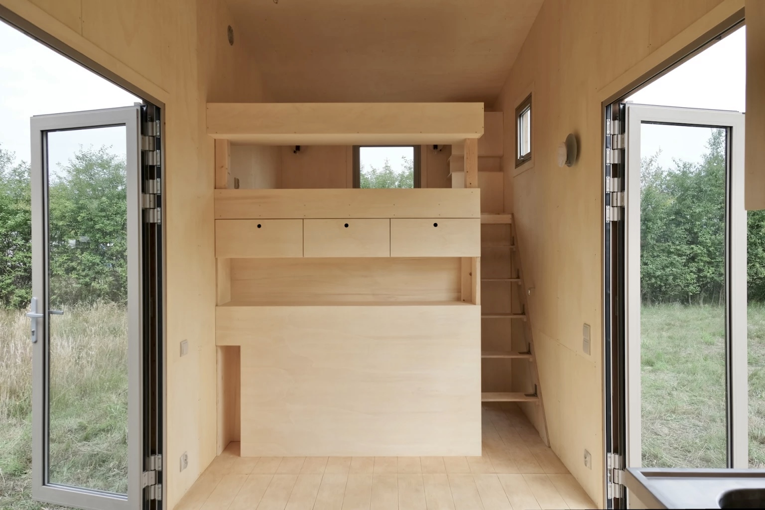 B312C33B-B390-4A3A-9A1D-4E12C4AD7171