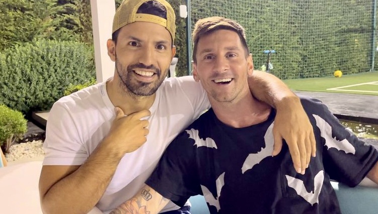 4E2B56FD-F73B-4C12-81F1-394ACEB68BD7