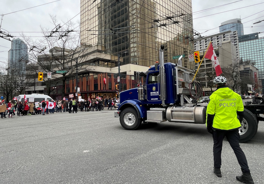 溫市警察在現場維持交通秩序。星島記者攝