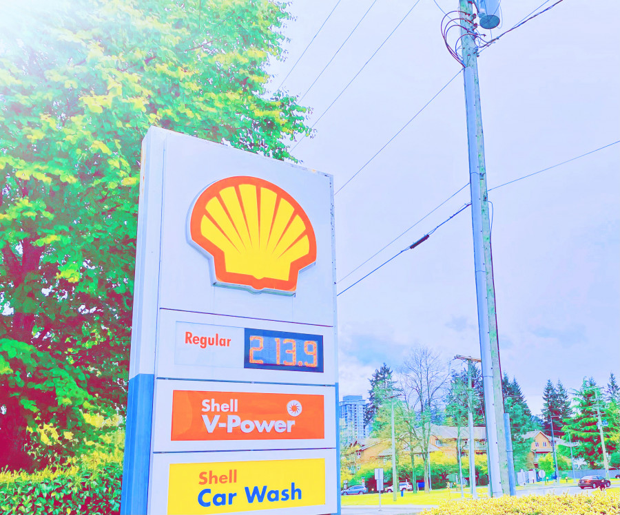 高貴林一個油站周五（6日）油價高達每公升2.139元。星島記者王弘樹攝