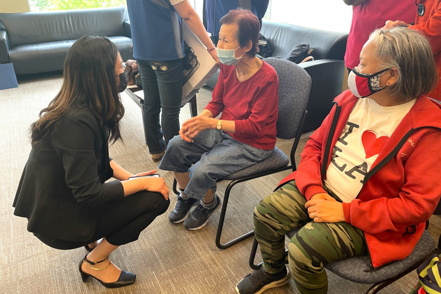 馬朱慧琪與邱婆婆交談。星島記者王弘樹攝