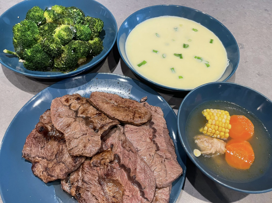 一家三口的父親節晚餐。受訪者提供