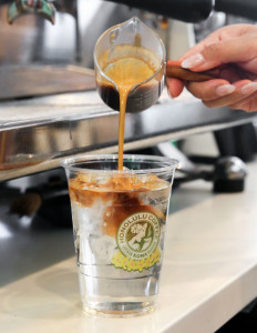 店主希望將夏威夷熱情帶到溫哥華社區。 Honolulu Coffee提供