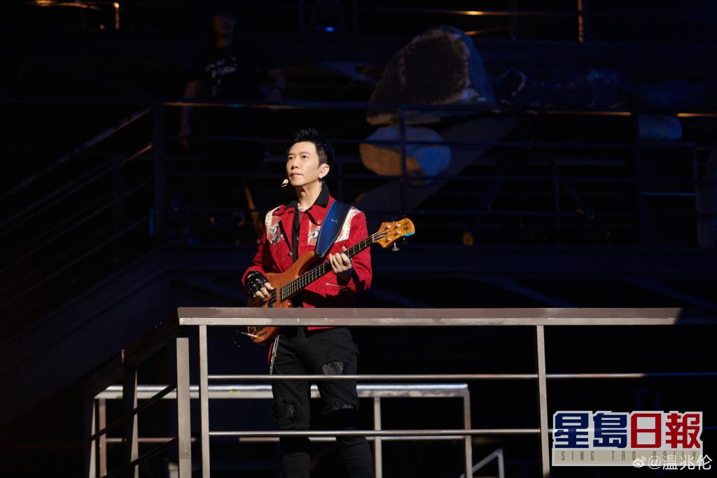 4975be00ly1h5r2p18nswj25cm3kfu0z