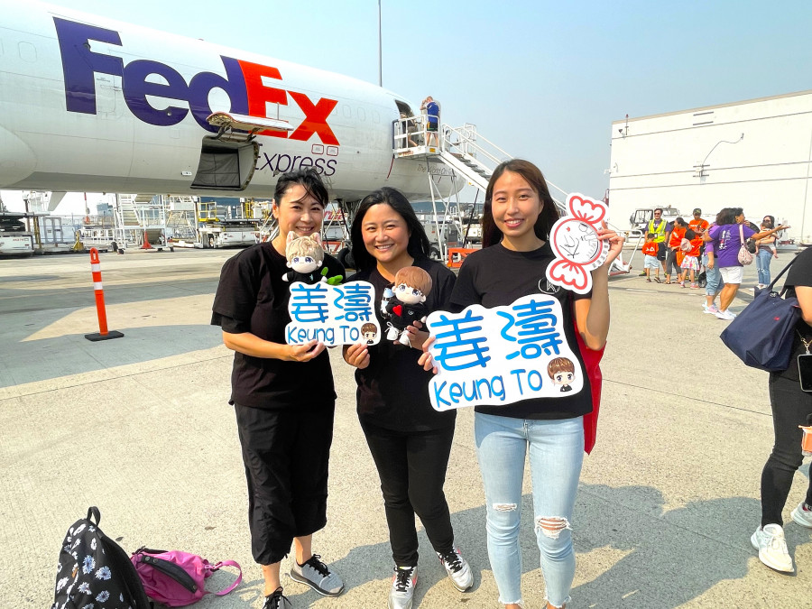 Charlotte(右一)指,她因為姜濤認識了更多新朋友。星島記者王弘樹攝