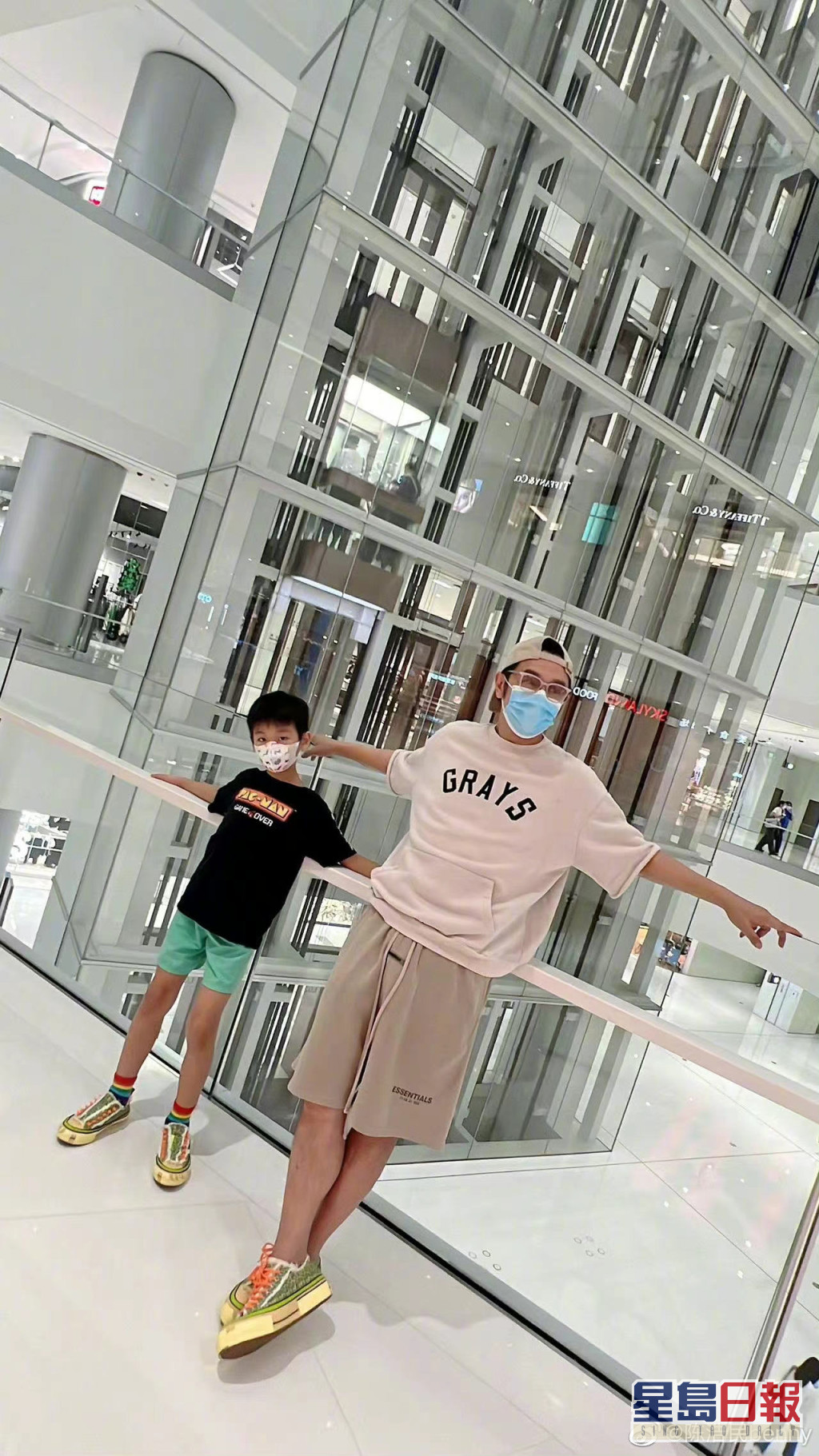 001Uh6zDly1h66ashpcnej60zk1r844n02