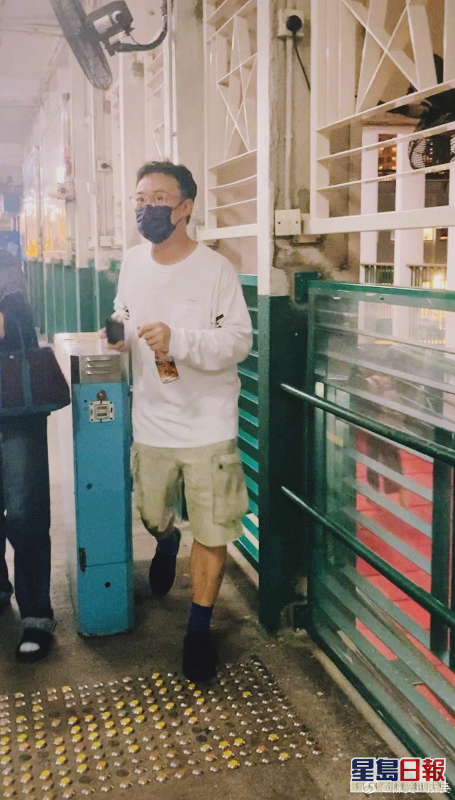 002s6WtTgy1gvvbolw4f8j60ig0wddm702