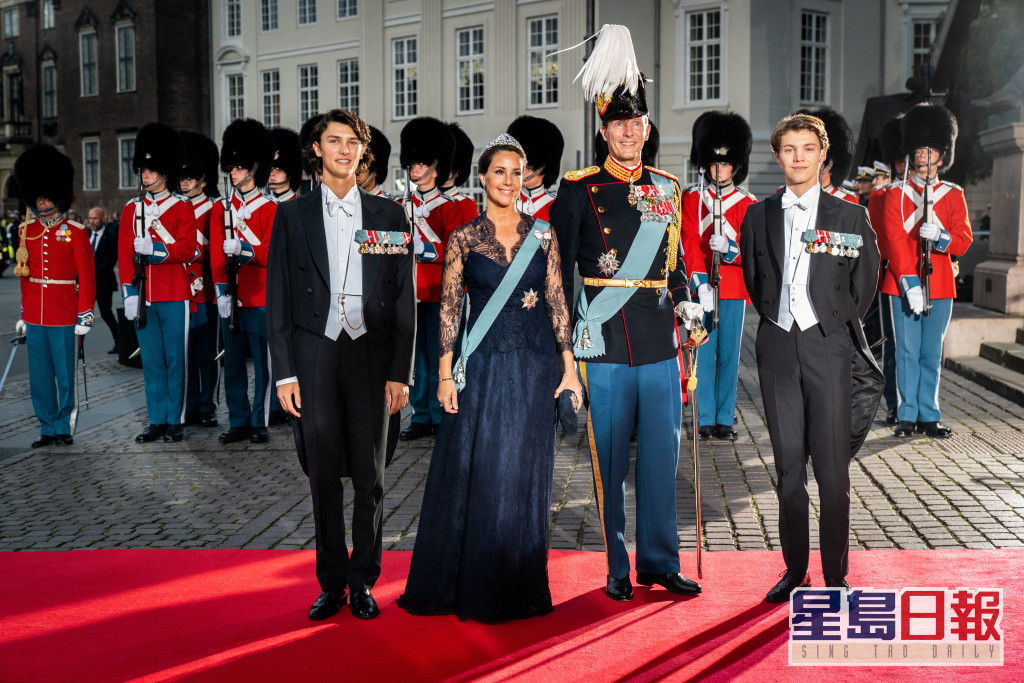 2022-09-11T102036Z_1623759166_RC2GEW9K1EHI_RTRMADP_3_DENMARK-ROYALS