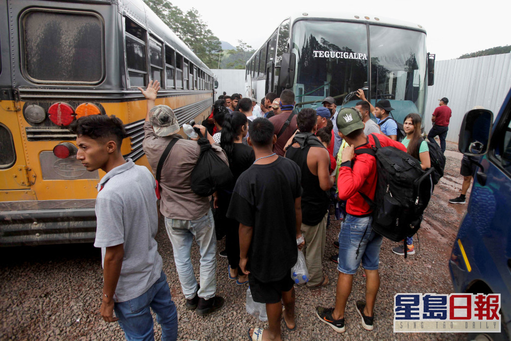 2022-09-29T222158Z_918384891_RC2ZQW993TJJ_RTRMADP_3_USA-IMMIGRATION-HONDURAS