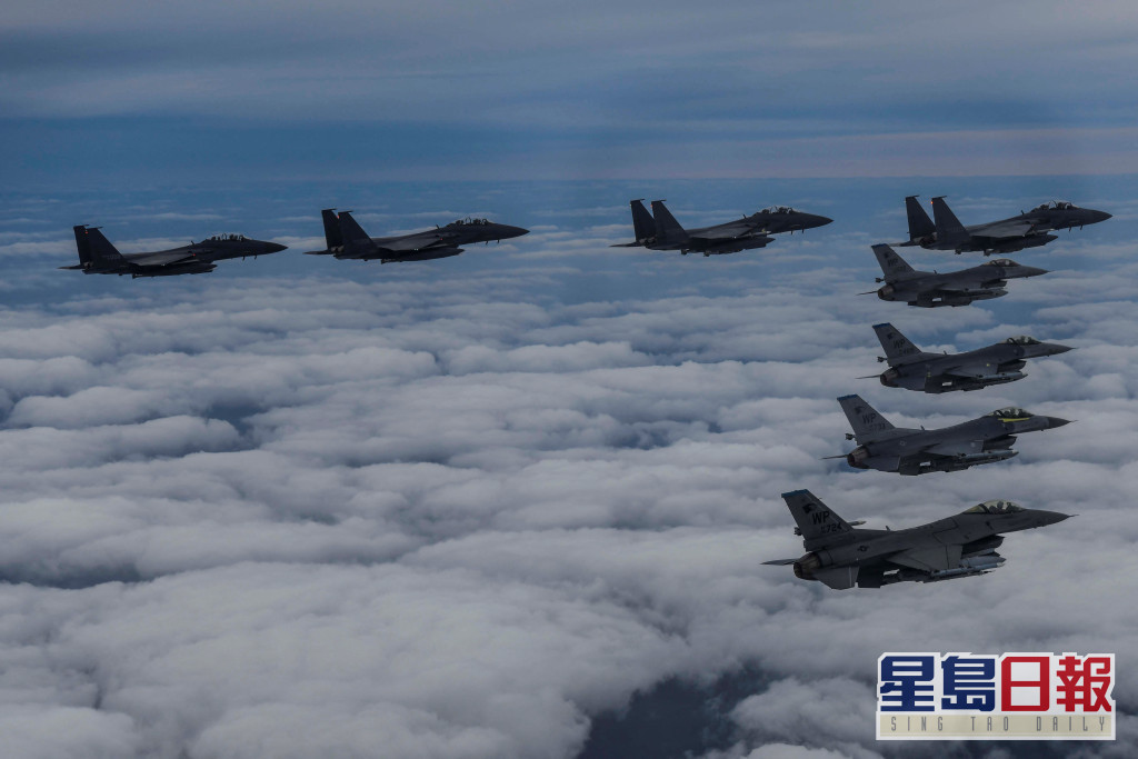 2022-10-04T112753Z_1439391160_RC2BUW9M8D3E_RTRMADP_3_NORTHKOREA-MISSILES