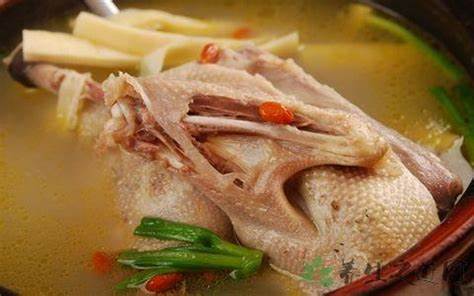 老鴨保湯最能滋補