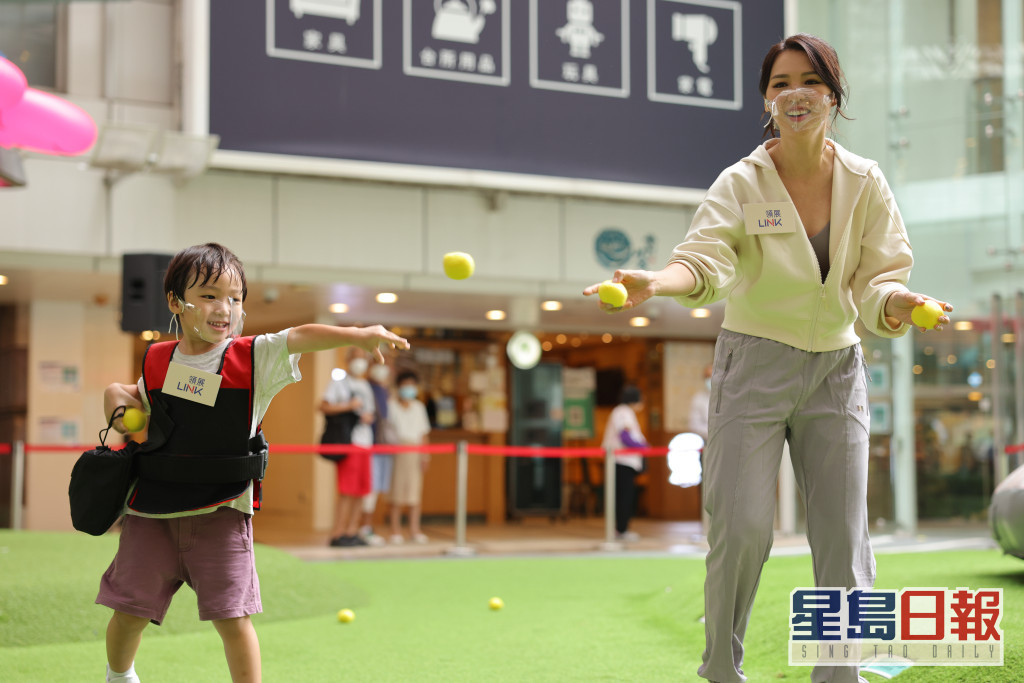 靚媽孫慧雪攜仔仔Riley親子運動look現身