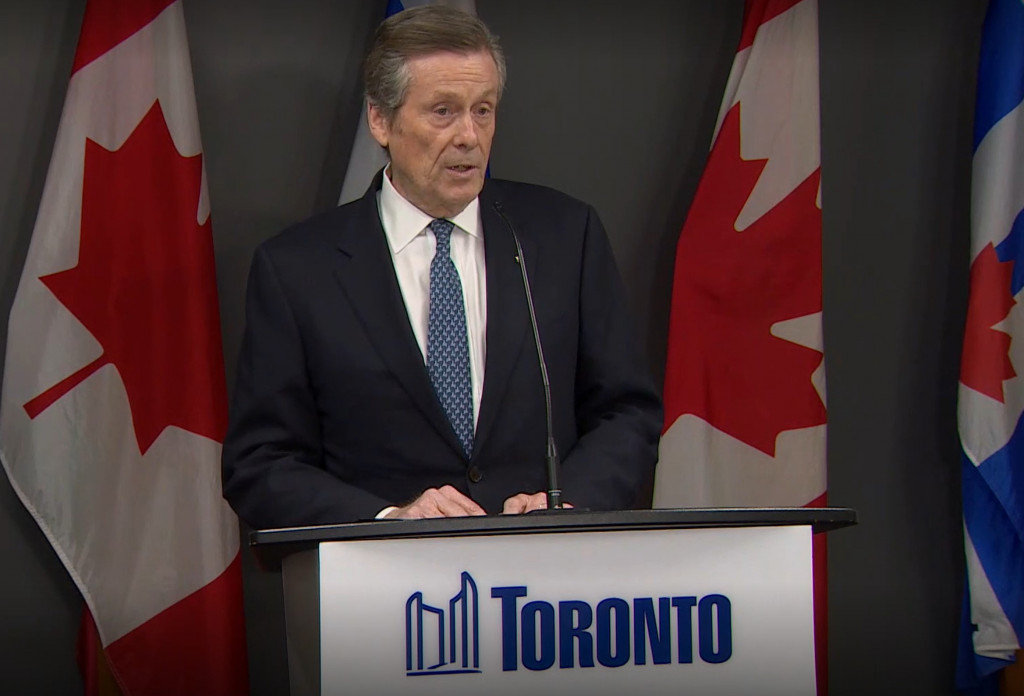 莊德利周五在市政廳發表辭職聲明。CBC視頻截圖