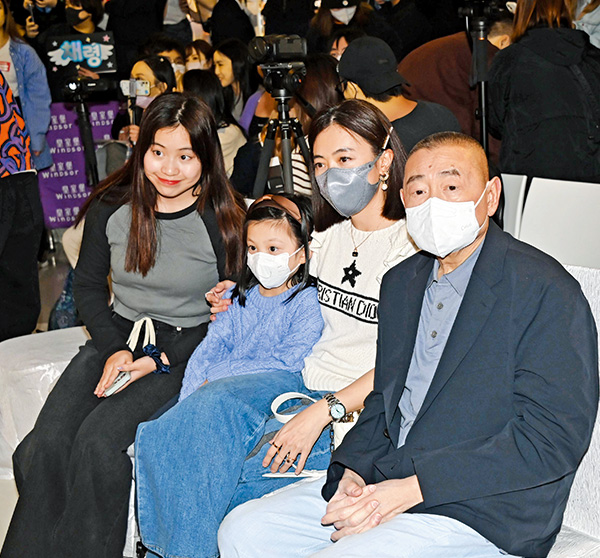 C7EE6083-377D-4475-9A40-0CD565BAA3F3