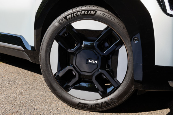 EV9輪胎有19”/20”/21”三種選擇。