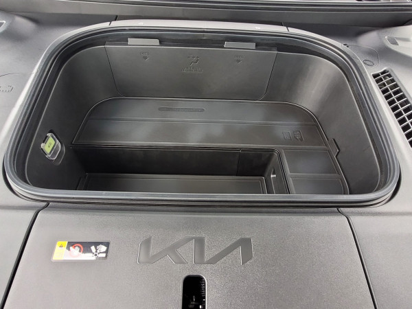 Kia EV9車頭提供儲物空間,可擺放不超過45磅的物件。