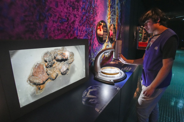 展覽展出從深海收集到的稀有標本。星島記者夏鎮權攝