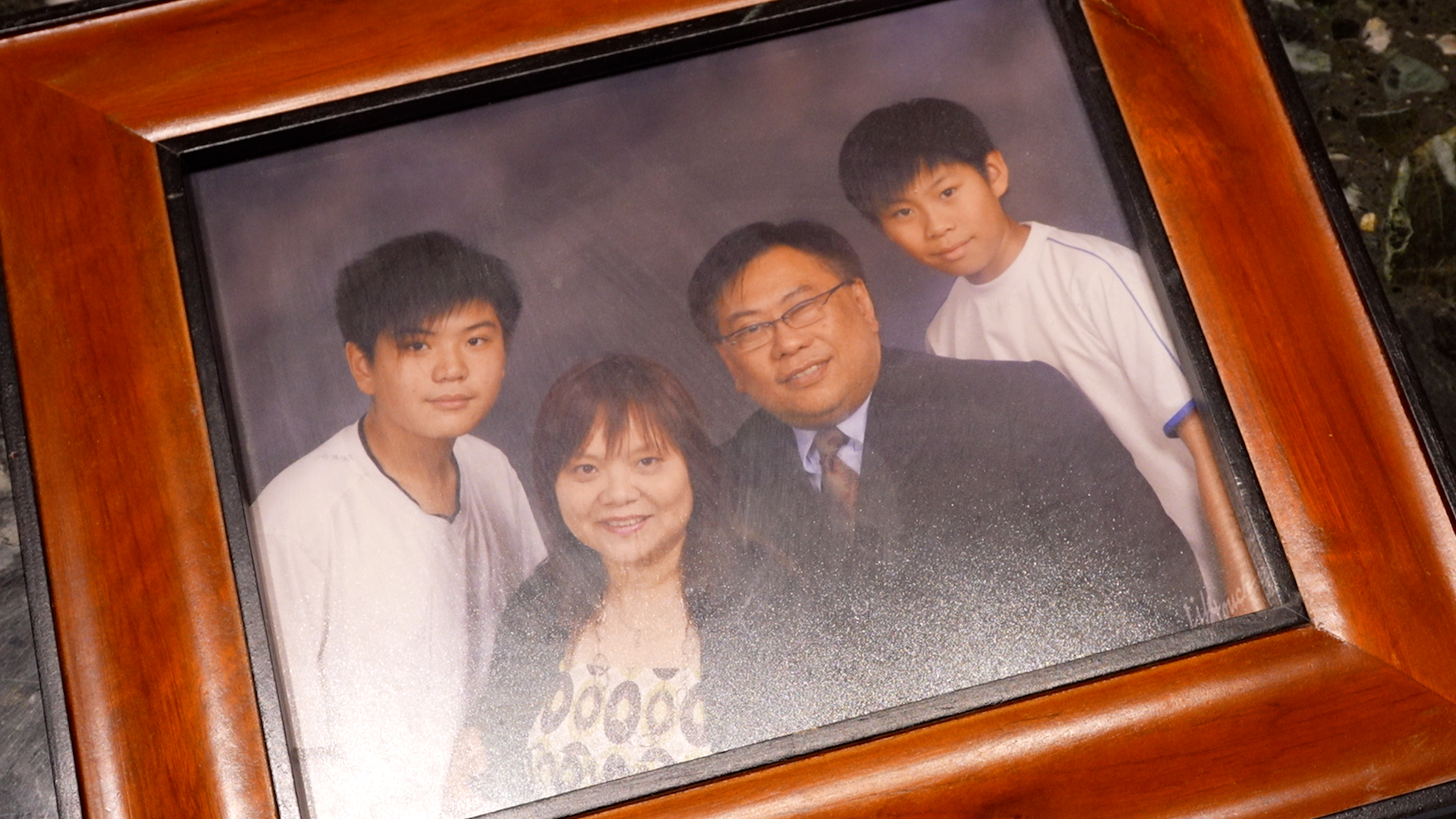 C2174.00_51_00_33.Still005