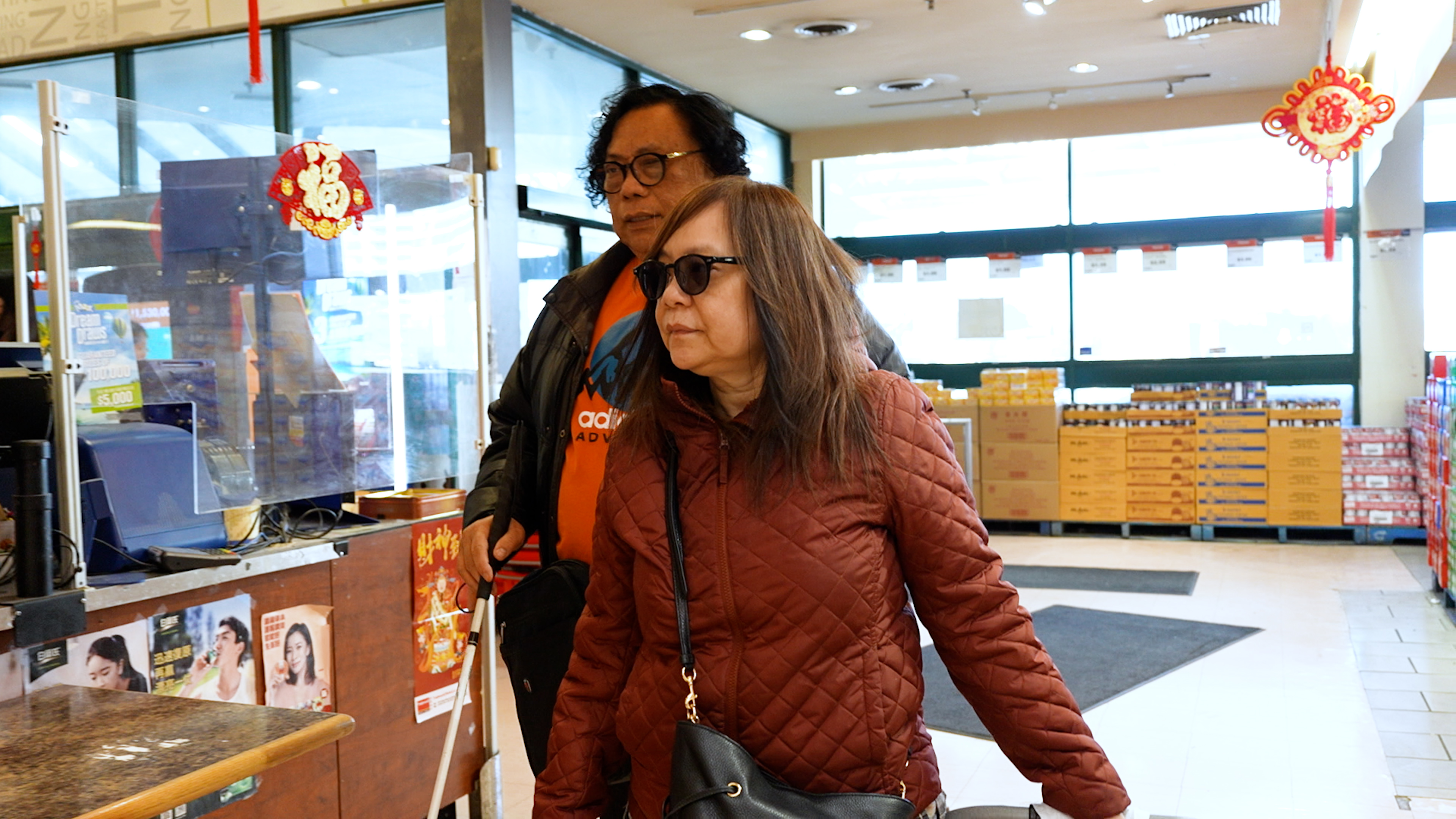 C2174.00_51_03_01.Still007