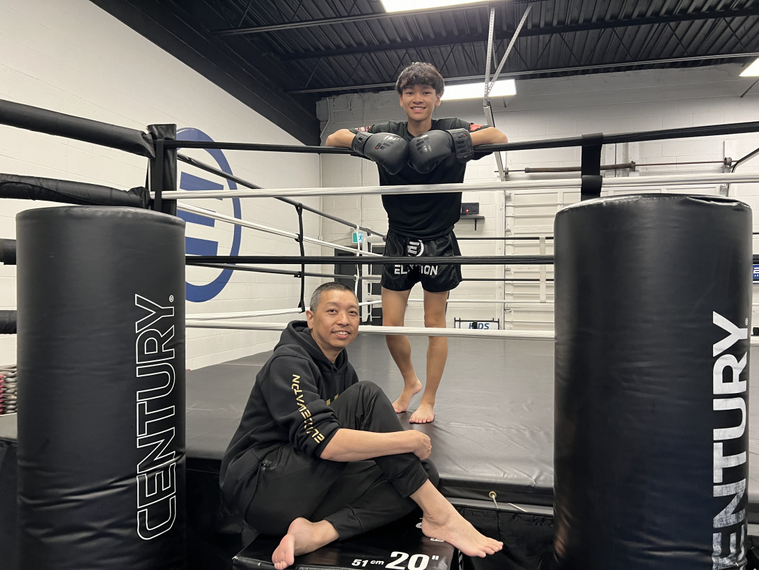 爸爸的座右銘是「永不放棄」,也會教導兒子如何保持紀律性。