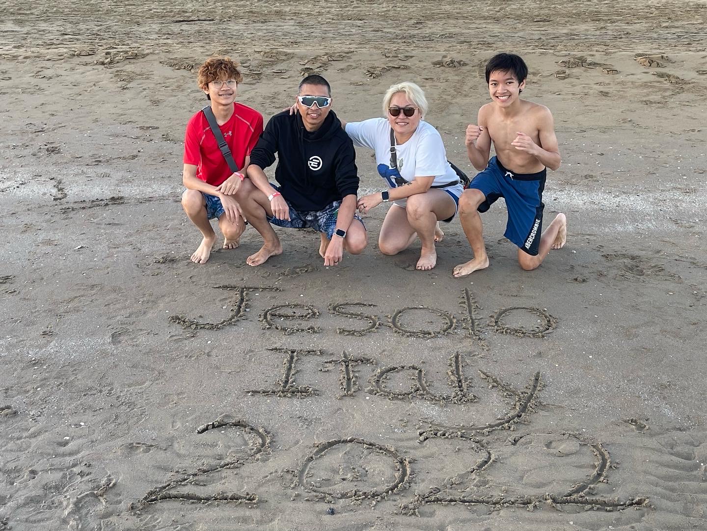 Issac 在2022年去意大利參加世界錦標賽,全家總動員支持。