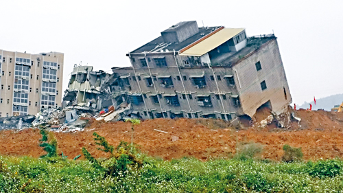 深圳山泥傾瀉 挖出第二具尸體