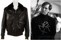 蘋果教主喬布斯招牌黑色樽領T 叫價1000美元