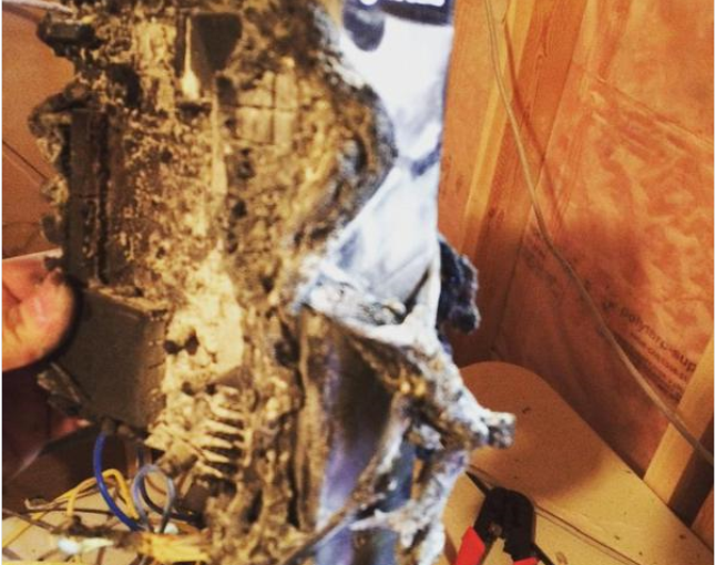 安省男子：羅渣士調製解調器起火 差點燒掉我的房子