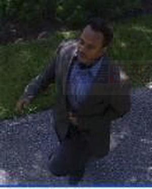 差點到手遭發現 偷車賊老馬失蹄樣貌被拍下