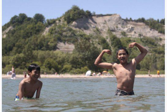 檸檬汁可除汗痕 安度炎夏四個秘訣