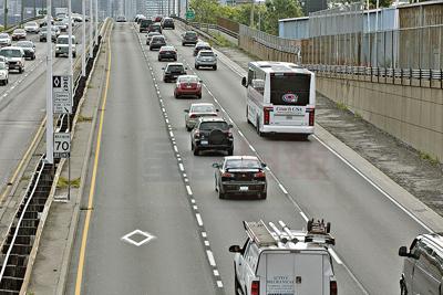 泛美期間亂入HOV專線 警開數千張罰單