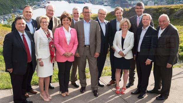 加拿大省和地區領導人們達成全國能源戰略協議