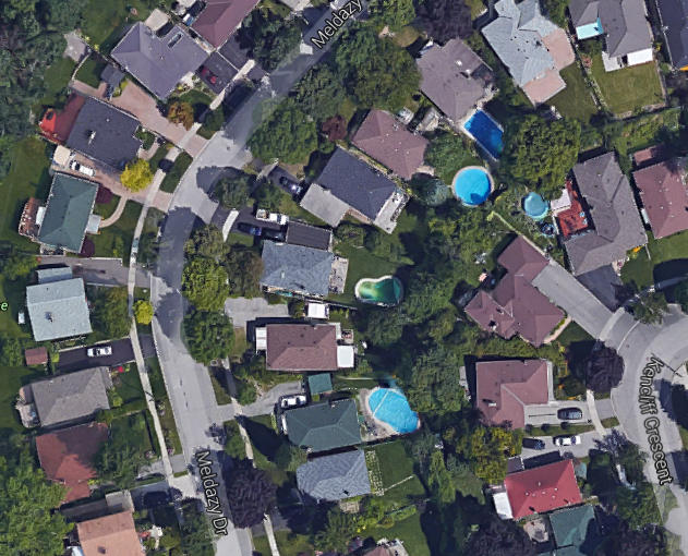 後院散步不慎絆倒 士嘉堡老婦跌入泳池身亡