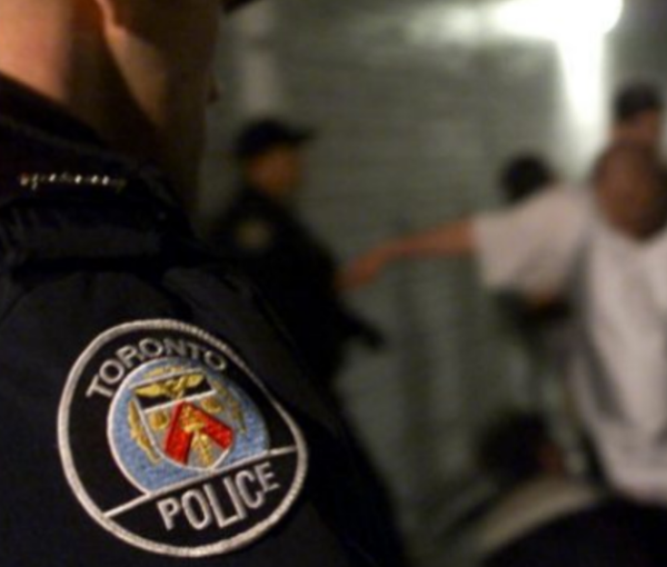 保安麥當勞擊斃兩男子 警方將不起訴