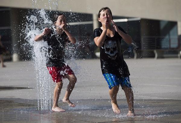 環境部取消酷熱警告 多倫多昨日溫度創20年新高