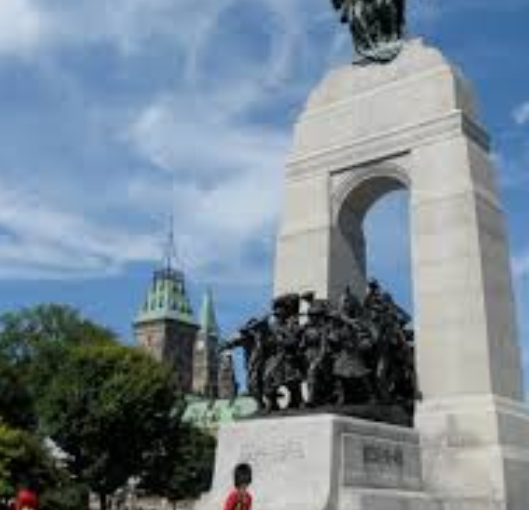 男子被指在國家戰爭紀念碑做出淫穢行為 被逮捕