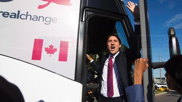 小杜被問是否歡迎亞當絲轉投自由黨是錯誤 不回答