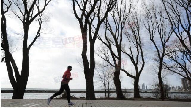 雷陣雨中午抵達多倫多 全日最高溫27度