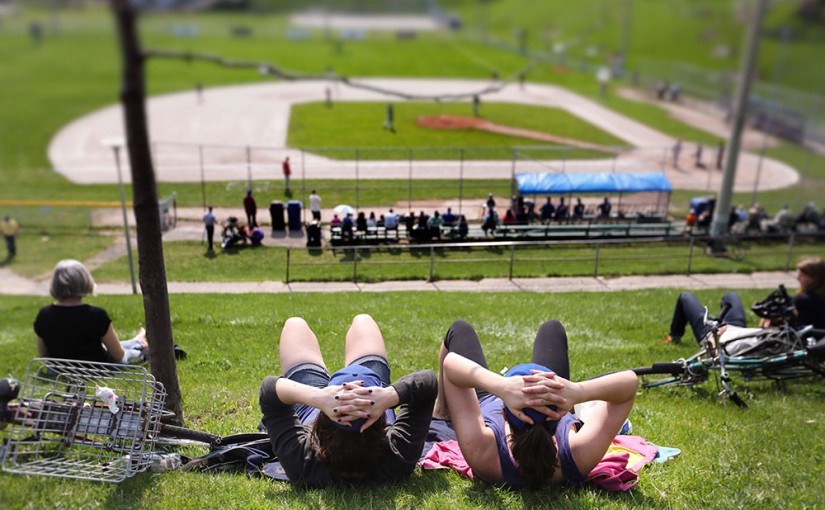 今天白天天晴有點熱 陣雨晚間或過境