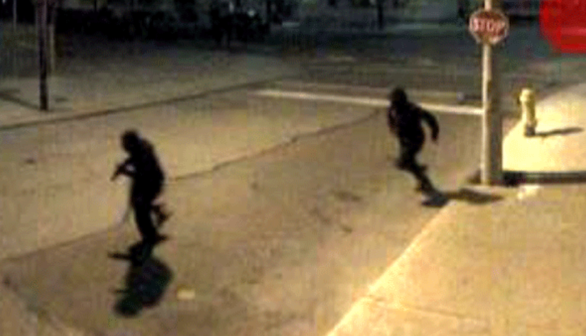 警方公佈面具男餐館槍擊案監控圖像