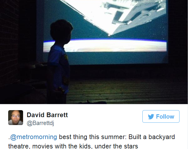 奧克維爾父親為孩子在後院建了個電影院