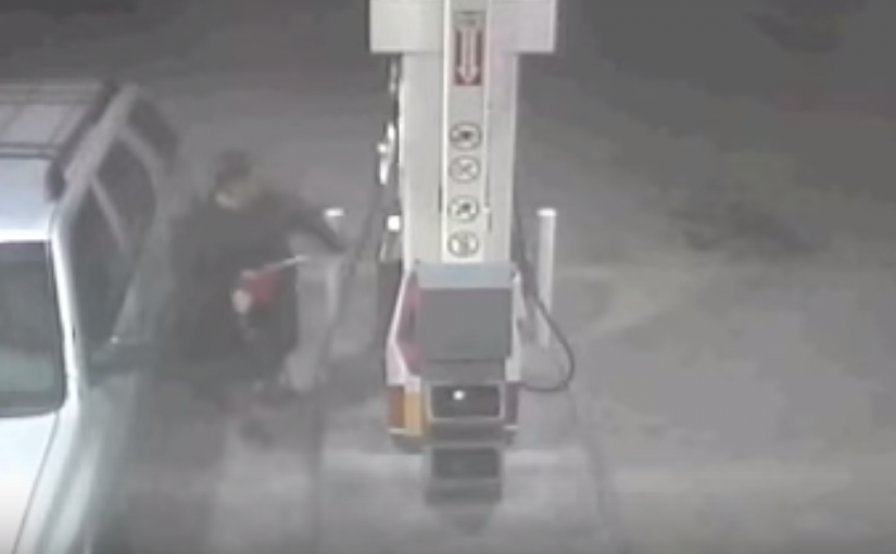 加「霸王油」逃走時撞死職員 警發懸紅追疑凶